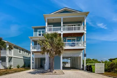 Image de Coastal retreat with ocean + marsh views, private pool, & decks - steps to beach