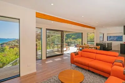 Kuaotunu Escape - Privacy + Views + Luke's Kitchen, Cafe & Beach