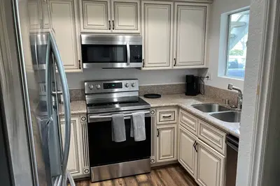 Image de Newly renovated Oc Condo w\/ Memory Foam King Bed