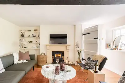 Image de Architect Designed Cosy Cotswold Stone Cottage