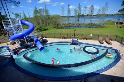 Image de Two 10 Acre Huge Pool Estates with Waterslides & Lazy Rivers - Sleep Up To 97