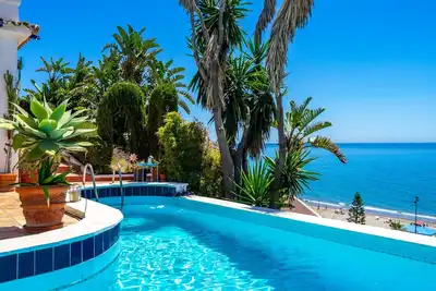 Image de Stunning beachclose villa Fuengirola beach by Costarentals - Ref 03