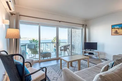Image de Appartement 'Cascais Bay Terrace Ii' avec vue sur la mer & Wi-Fi