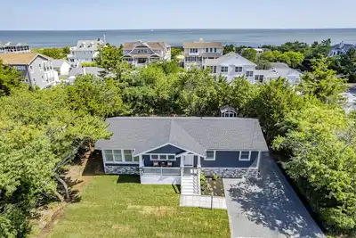 Image de Steps to the Beach + Lewes Family Fun. Modern Beach House in Convenient Location