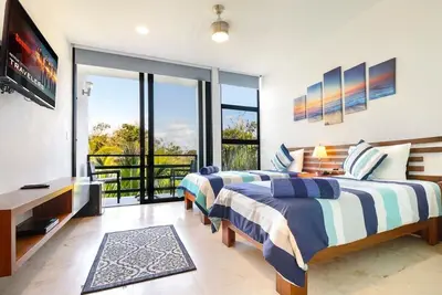 Image de Breathtaking 2br Ph Jungle Breeze Fastest Internet