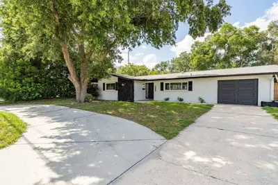 Image de The Black Swan 3 bedroom 2 bath in a quiet neighborhood with Private Heated Pool
