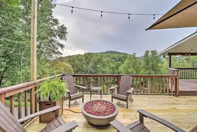 Image de Riverfront Sugar Grove Home: Hot Tub & Views!