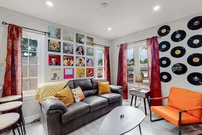 Image de Groovy Getaway in the Heart of Denver