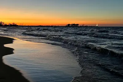 Image de Cottage 300 steps from a private beach & minutes from Cedar Point & Sportsforce