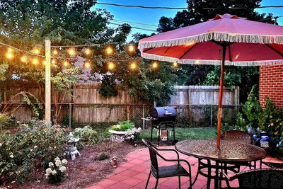 Image de Sweet Escape is 3 miles to Wrightsville Beach & 8 miles to Downtown Riverfront~