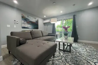 Image de New Beautiful 2bd Condo near Hospitals | Hbhs