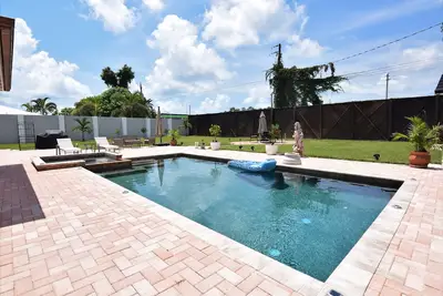Image de 4Bd/2Bth Home with Private Pool 3. 4 mi from Siesta Beach