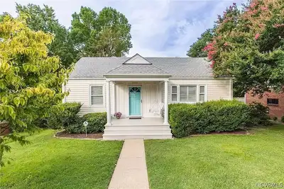 Image de Cozy Bungalow convenient to U of R & shops of Libbie & Grove!