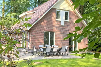 Image de Beautiful detached bungalow for 8 persons in Garderen Veluwe