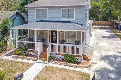 Image de 10 beds! Large home for groups & multiple families! Pets Ok!