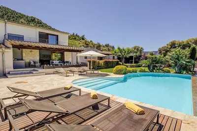 Image de Impressive Villa, Private Pool, Jacuzzi, Landscape Gardens, Mountain Views, 15 mins walk to Pollensa