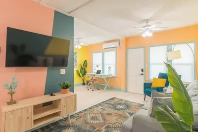 Image de Funky Beach House Steps 2 Ocean Center & Beach!