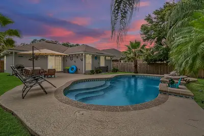 Image de Cozy house w/ privet Pool