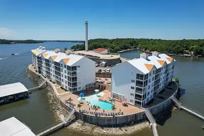 Image de Island Life! Amazing Balcony-Views-Pool and Patio