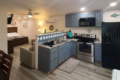 Image de Cute little costal cabin. One mile from Lake Tenkiller. Private Spa\/Hot Tub