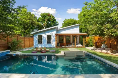 Image de Boho Retreat in the Heart of East Austin