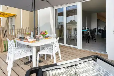 Image de Agréable appartement avec climatisation, Wifi, piscine, Tv, terrasse, animaux admis et parking