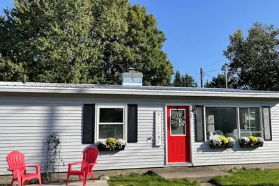 Image de Cozy, Cheery, & Central Location to all Eup has to offer!