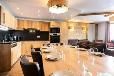 Image de Prestige 7-Zimmer-Wohnung für 12/14 Personen