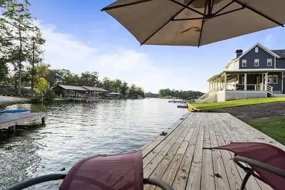 Image de High Cotton by Big Fish Real Estate Group at Lake Martin