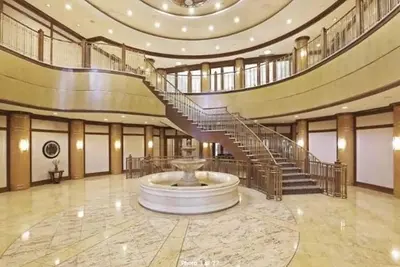 Image de luxury but budget-friendly condo