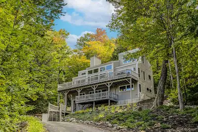 Image de Roomy mountain retreat with decks, grill, & pool/tennis access - walk to skiing