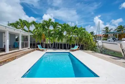 Image de Lake It Easy: Relax in This Beautiful 3br Canal Front Home on Summerland Key, Dockage & Dog-Friendly