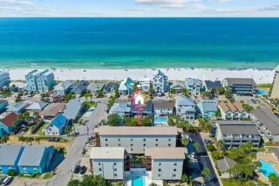 Image de Holiday Haven! 2-Min Walk to Sandy Beach!