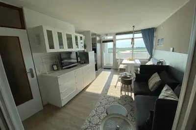 Image de Cozy and bright apartment on the 7th floor.