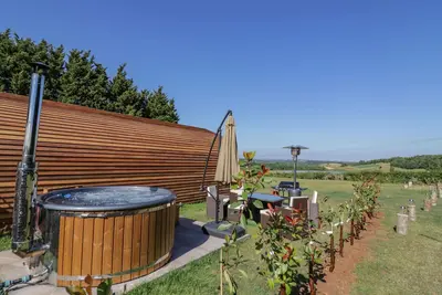 Image de Tamina, pet friendly, with hot tub in Great Witley