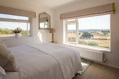 Image de Ridgeway Farmhouse at Ragley Estate, Alcester - sleeps 8 guests in 4 bedrooms