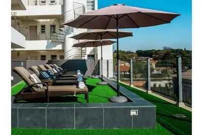 Image de Beautiful apartment - shops, restaurants, beauty salon in centre.