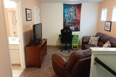 Image de Modern resort community town home — 4 miles to the beach! Quiet, clean, safe.