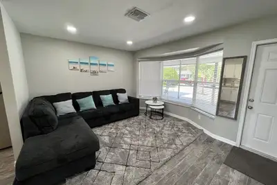 Image de Cozy 2 Bedroom near the Springs