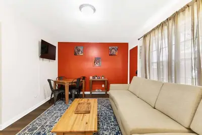 Image de Uptown Apartment, Near Parks! The Bricks Unit 2