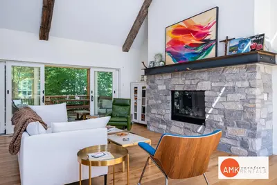 Image de Beautiful Custom Lake House