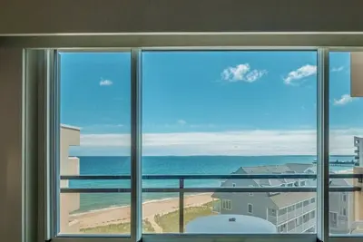 Image de Oceanfront Penthouse Condo