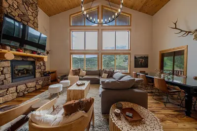 Image de #GalindoGetaway3. 0 Modern Mountain Estate