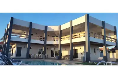 Image de Brand New Private Luxurious Villa in Palm Beach!