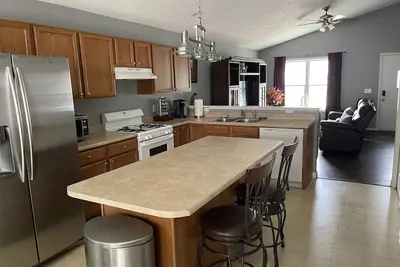 Image de Close to Downtown Traverse City Cozy 2 bedroom home