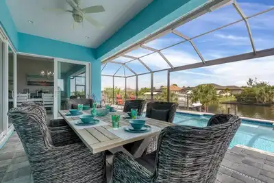 Image de South Gulf Cove 3 Bedroom Canal Pool Home