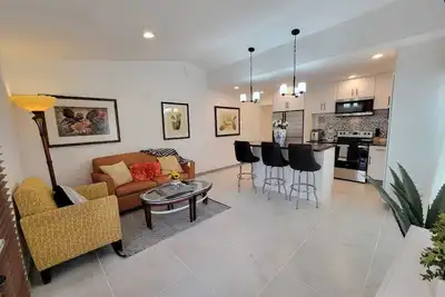 Image de Stylish 2 bedroom condo fully renovated