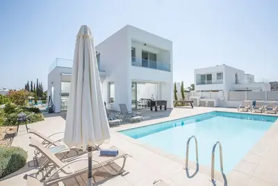 Image de Rent Your Dream Protaras Holiday Villa and Look Forward to Relaxing Beside Your Private Pool