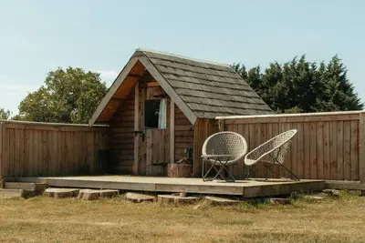 Image de Glamping at the Retreat Wiltshire is rural bliss