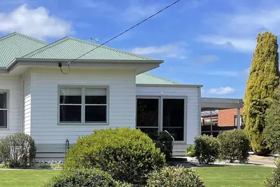 Image de Central Murtoa Home with Lake view, family friendly.